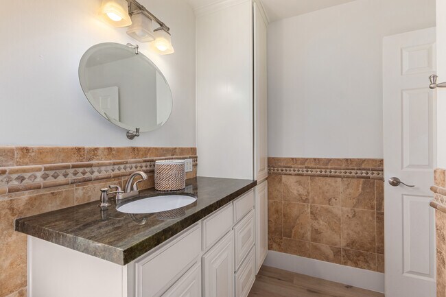 Building Photo - 15433 N 63rd St