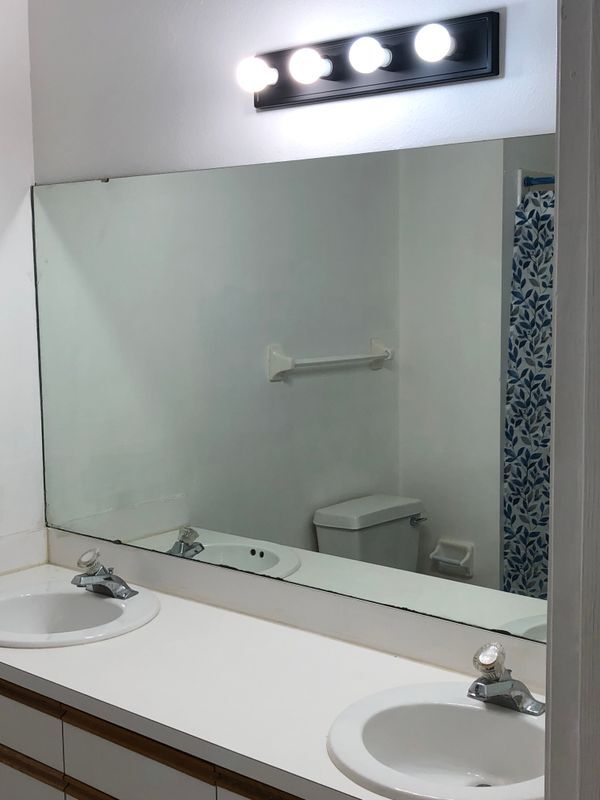 Building Photo - 1611 Sanibel Dr
