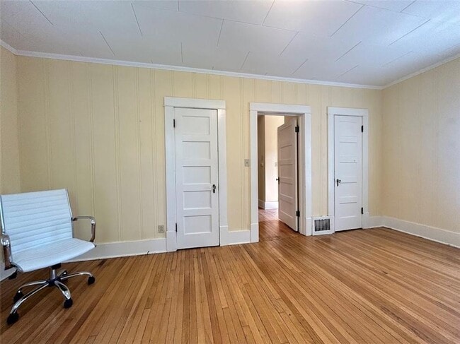 Building Photo - 1055 Pollard Ave