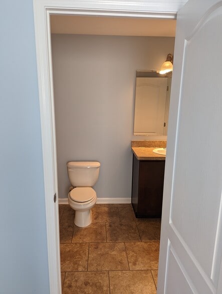 Building Photo - 8073 River Rd SE