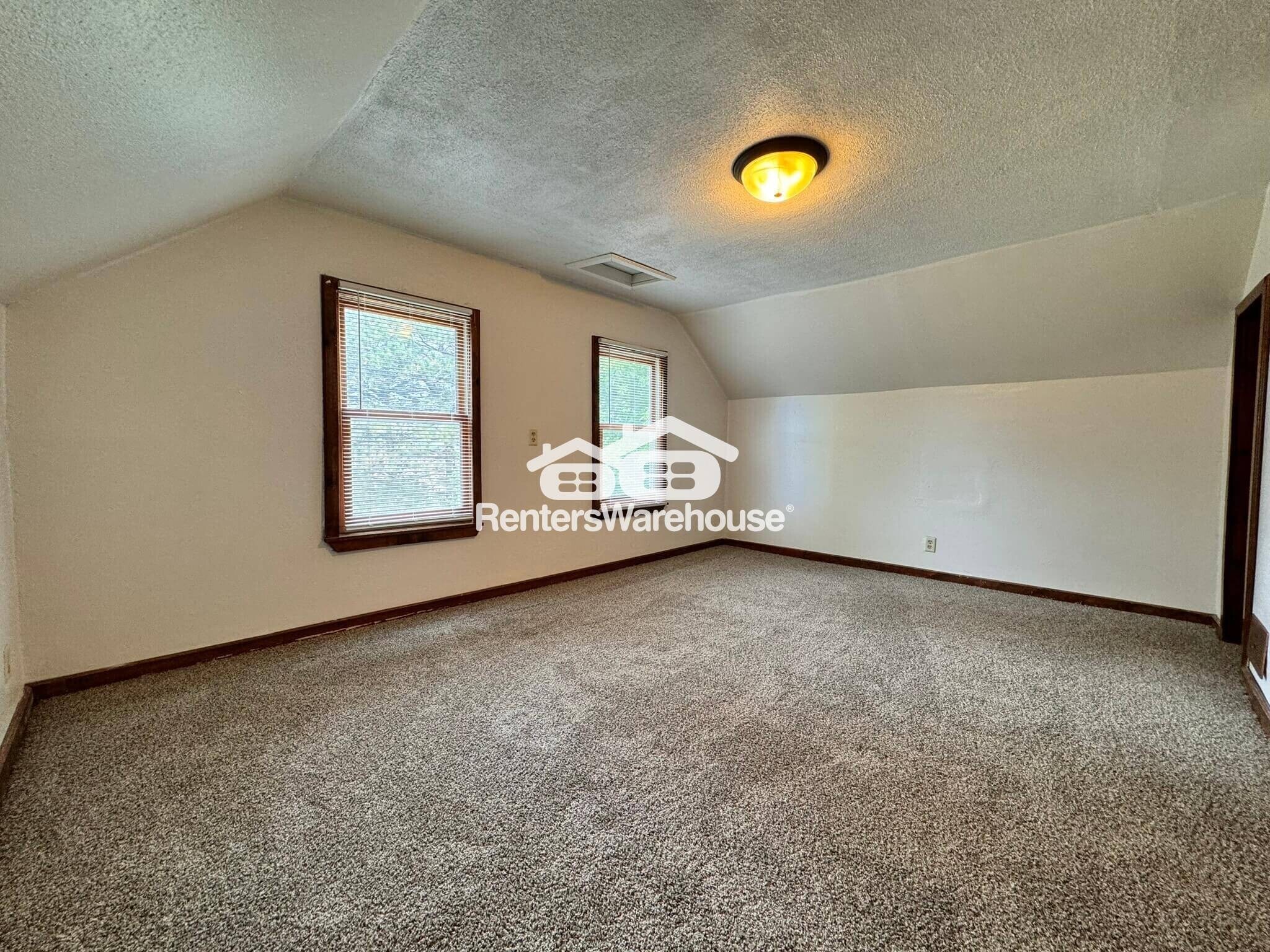 Building Photo - 23568 Maple Ridge