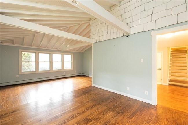 Building Photo - 7 Cowsill Ln