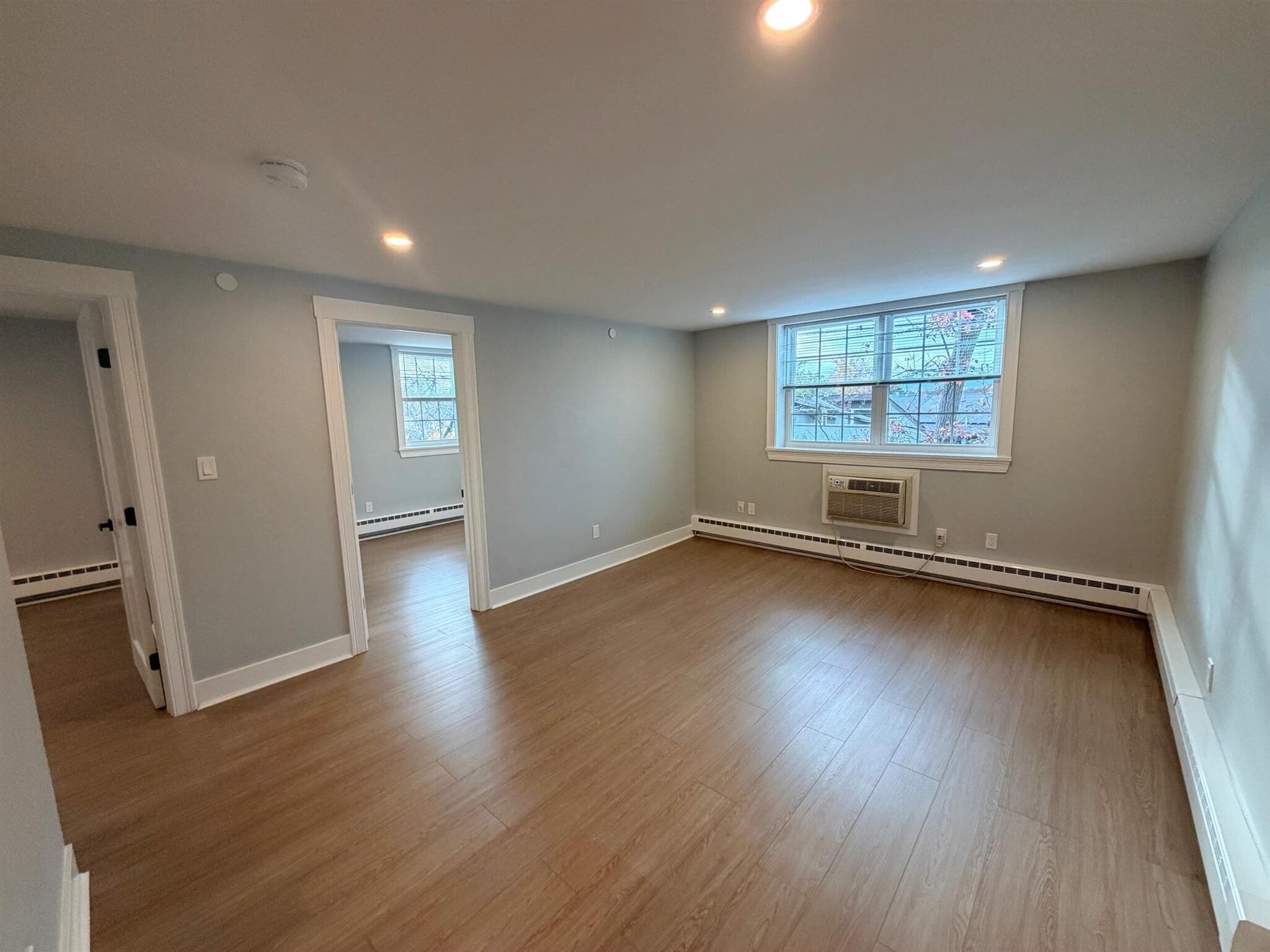 Building Photo - 196 Sherman St