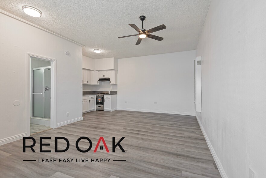 Building Photo - 15901 S Vermont Ave