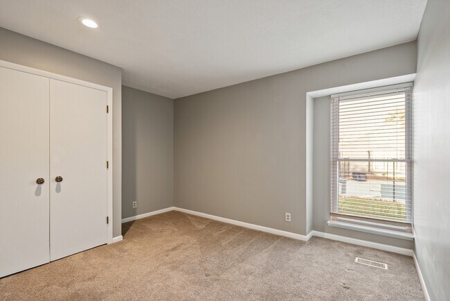 Building Photo - 4521 SW 33rd Terrace