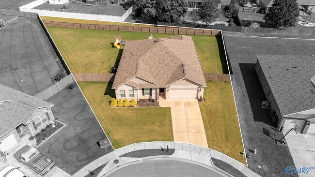 Building Photo - 117 Red Fox Wy