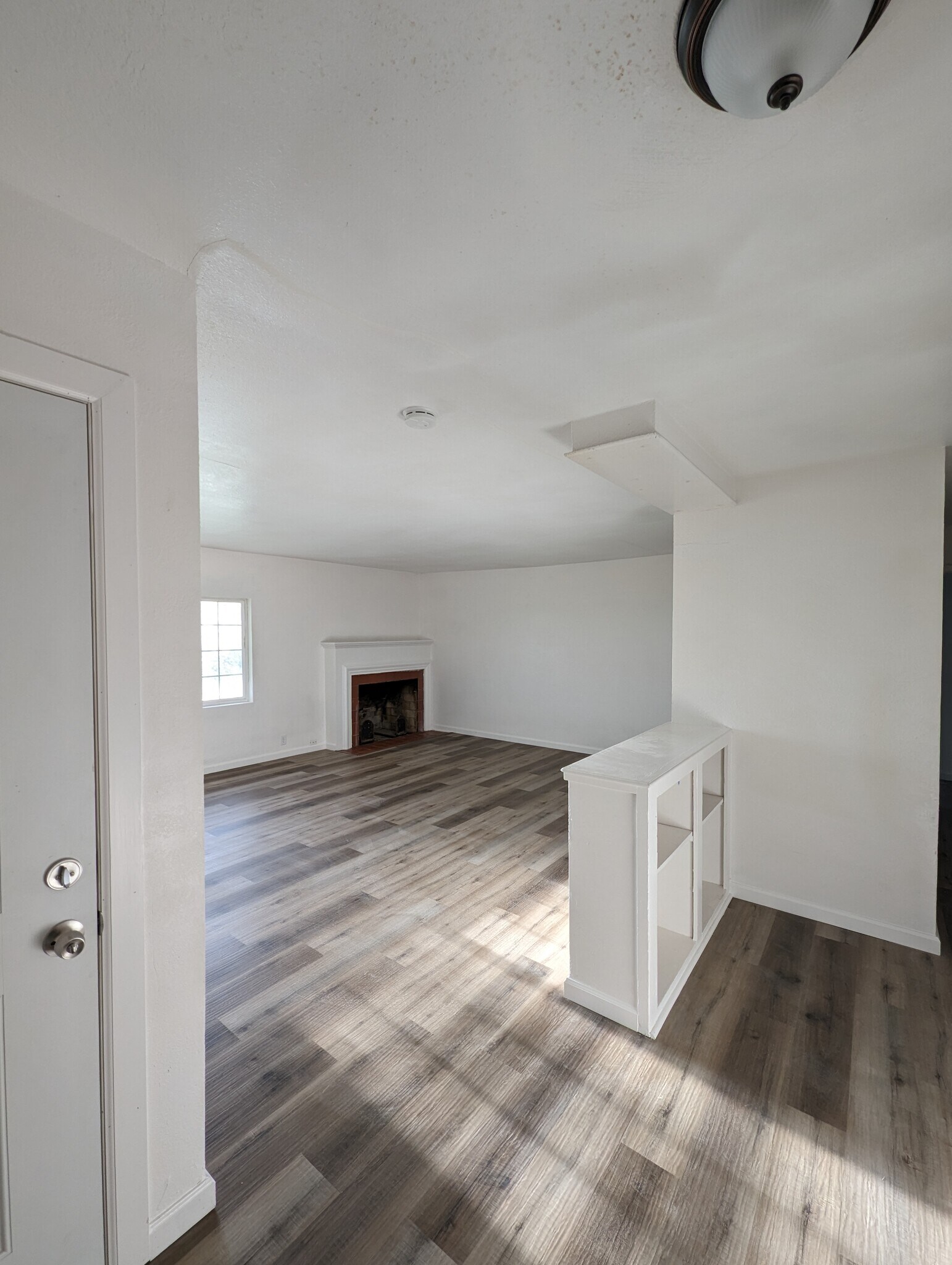 Living room 1 - 11200 CA-99