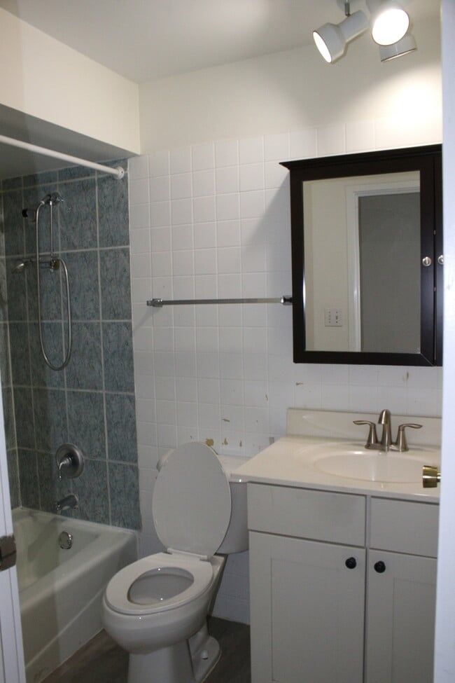 Building Photo - 2 Timber Ln