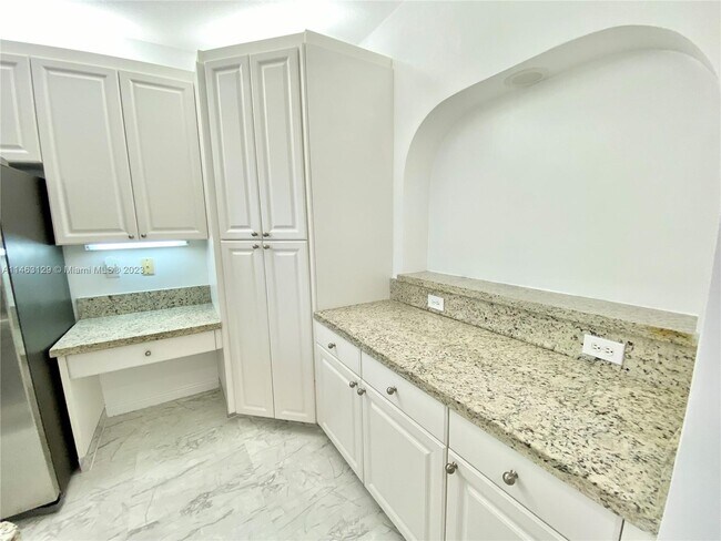 Building Photo - 10770 NW 66th St