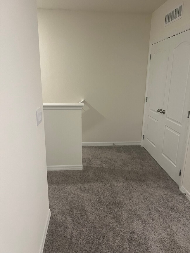 Building Photo - 1375 Isleta Lp