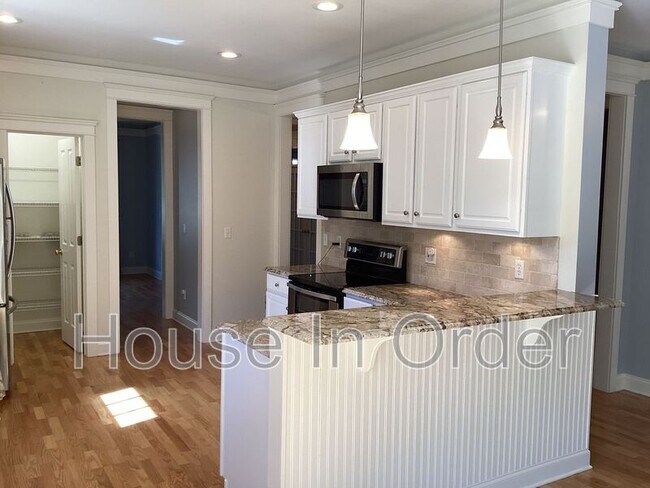 Building Photo - 49 White Ash Dr