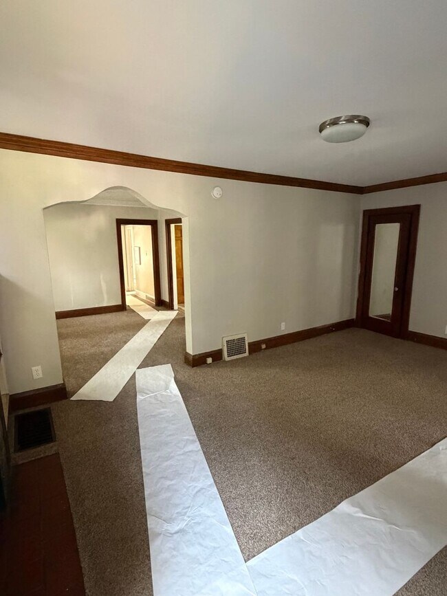 Building Photo - 368 Wildwood Ave