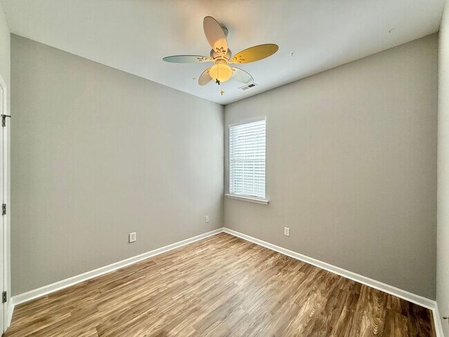 Building Photo - 2113 Trefoil Ln