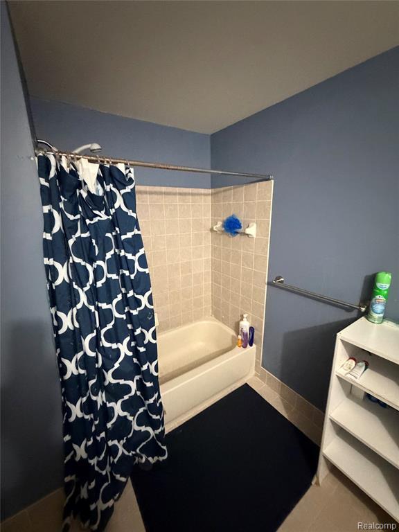 Building Photo - 16751 Carriage Wy