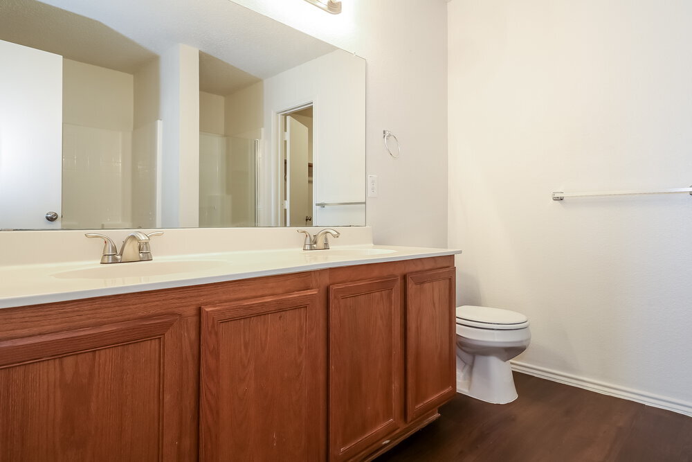 Building Photo - 607 Almandora Dr