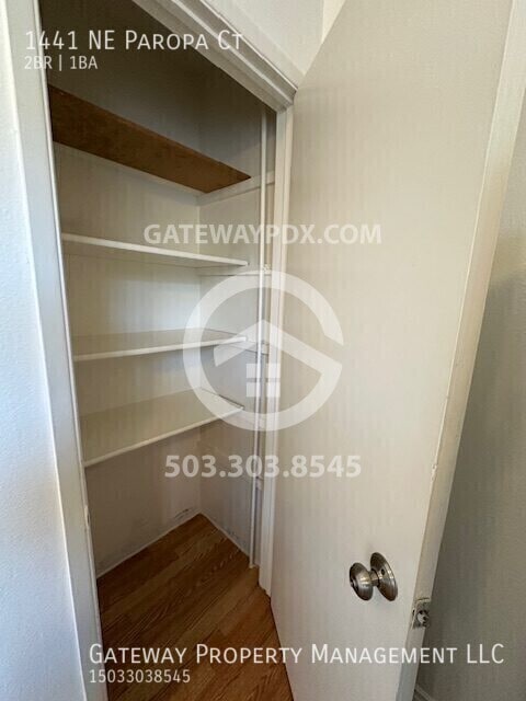 Building Photo - 1441 NE Paropa Ct