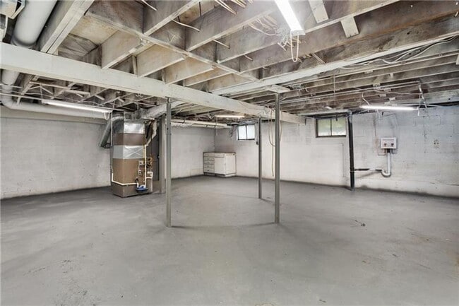 Building Photo - North Hills Area Bungalow