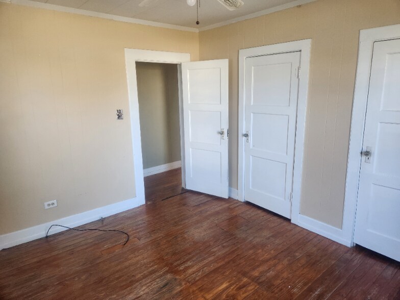 Building Photo - 109 Nita St