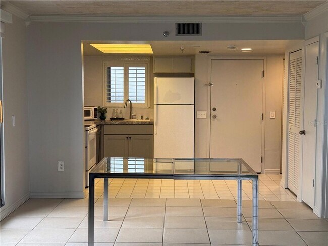 Building Photo - 6009 Sea Ranch Dr