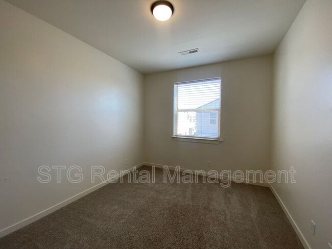 Building Photo - 767 W Scarlet Hill Dr