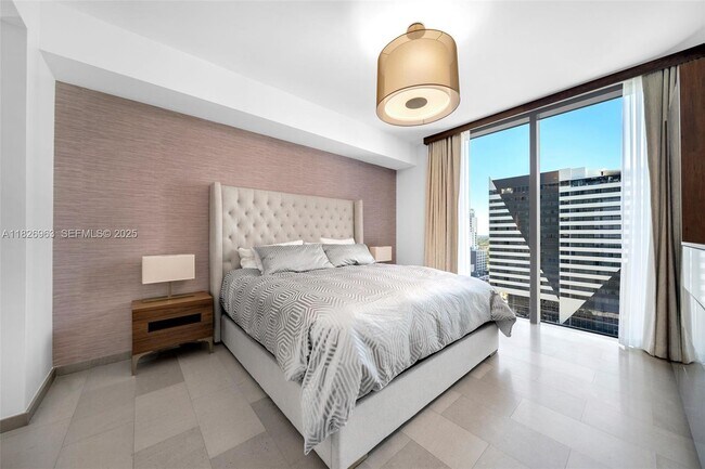 Building Photo - 88 SW 7th St