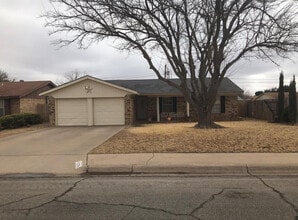 Building Photo - 1724 E Pine Ave