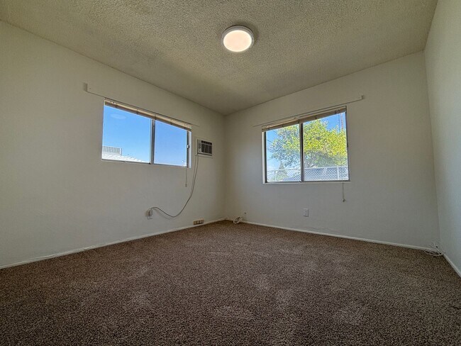 Building Photo - San Juan - 11185-11189