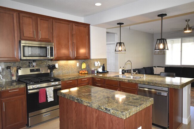 Building Photo - 11719 Kouros Way