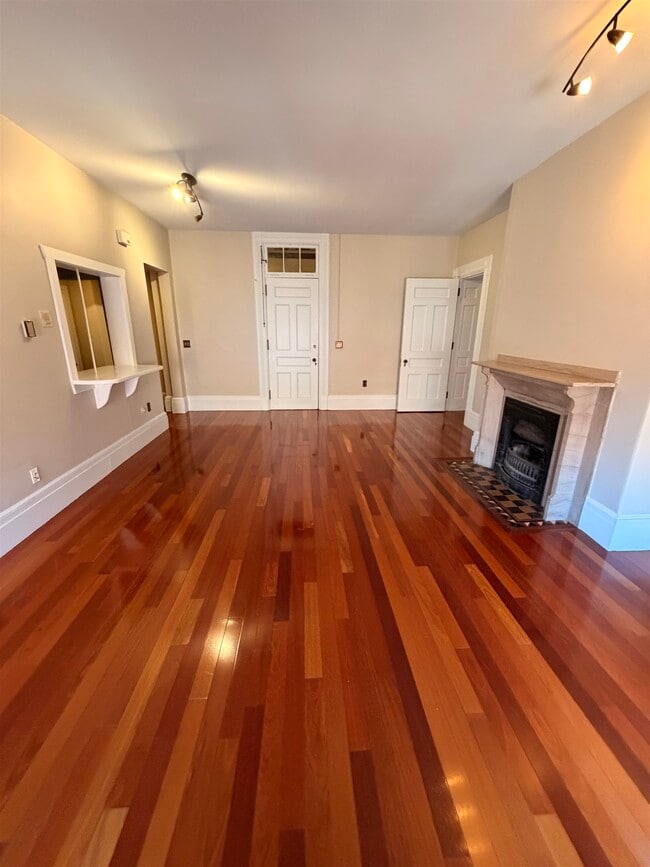 Building Photo - 401 State Street