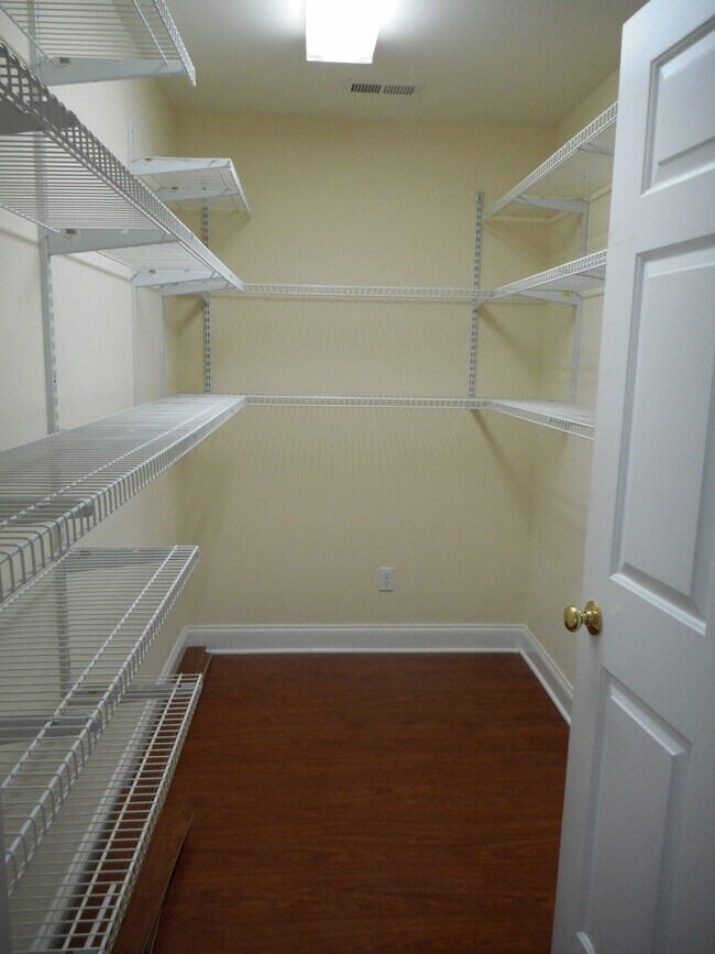 Building Photo - 107 Caldwell St