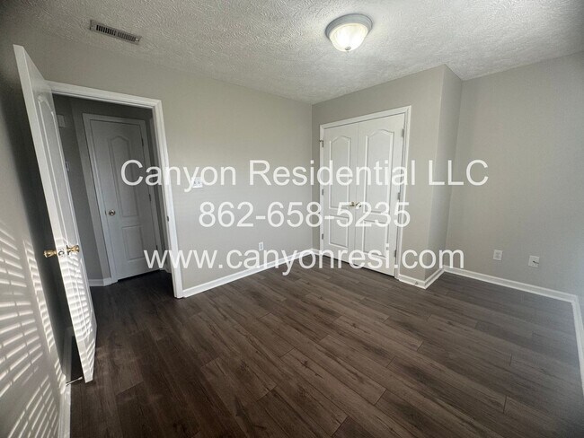 Building Photo - Spacious 3-Bedroom Home for Rent in Hope M...