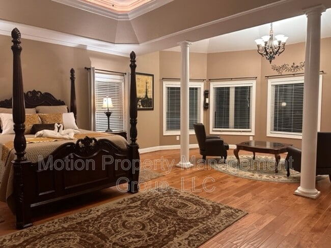 Building Photo - 682 E Mourning Dove Ct