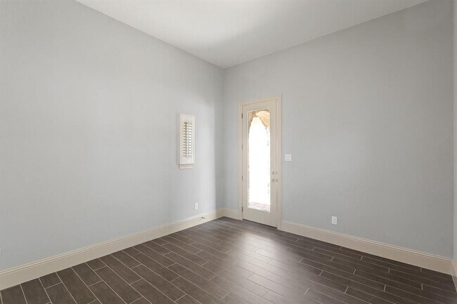 Building Photo - 67 Quiet Vista Dr