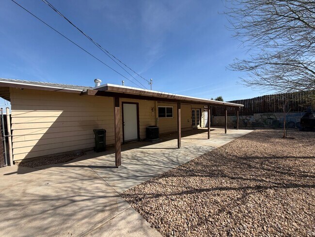 Building Photo - 3 Bedroom 2 Bathroom House with Central A/C , 2 Car Garage and Beautiful Backyard with Covered Patio