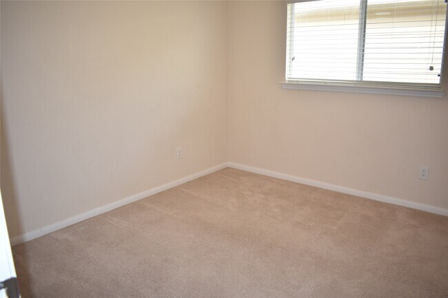 Building Photo - 1747 Nichole Woods Dr