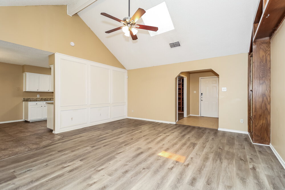 Building Photo - 4900 Barberry Dr