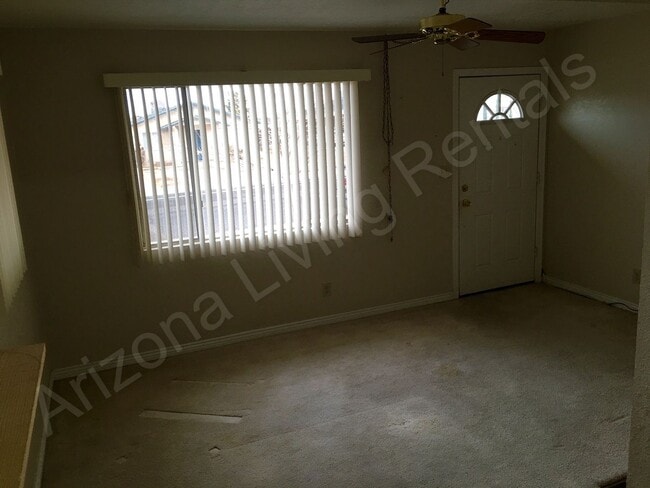 Building Photo - COZY TWO BEDROOM HOME