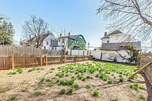 Building Photo - 35 High St