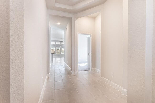 Building Photo - 2219 Grapewood Ln