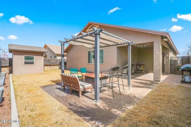 Building Photo - 2225 Glitter Point