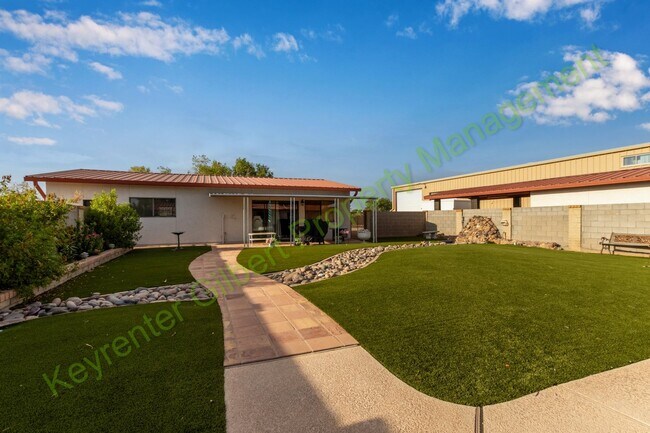 Building Photo - Beautiful Gilbert Home with Shared Pool — Perfect Location & Modern Upgrades!