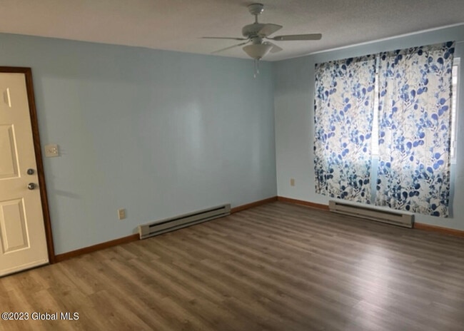 Building Photo - 32B Pine Ln