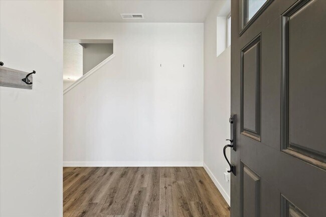 Building Photo - Meridian Spacious Retreat with Neighborhoo...