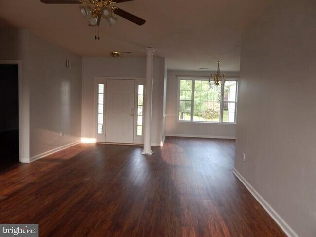 Building Photo - 9802 Minuteman Ct