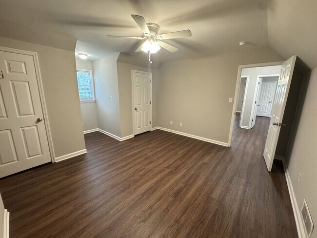 Building Photo - Five Points 6br House