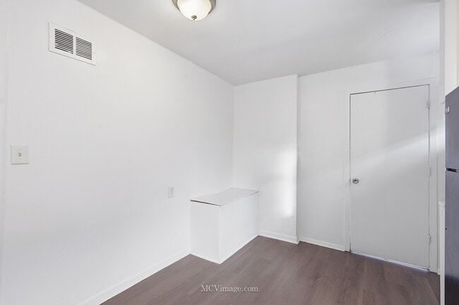 Building Photo - 14631 Kimbark Ave