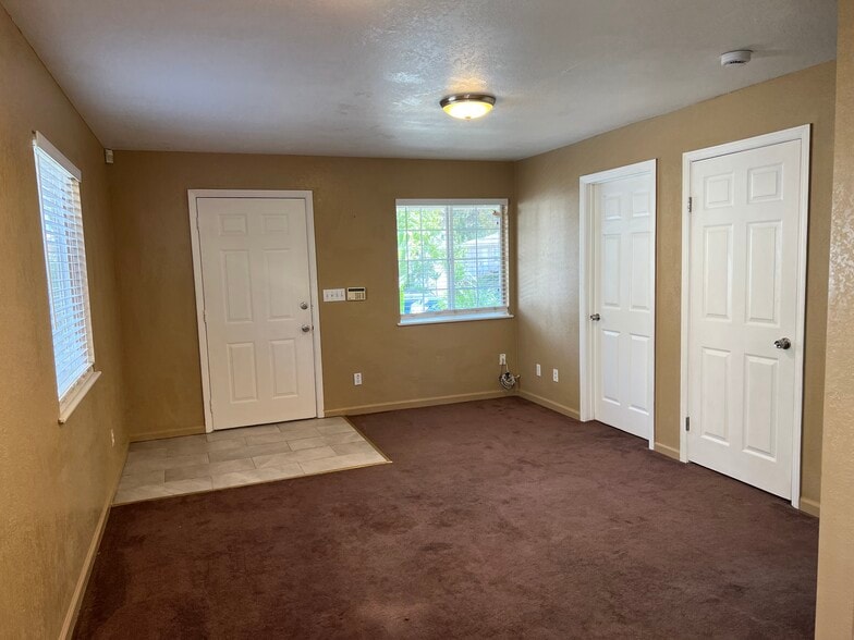 Building Photo - 58 Marys Ave