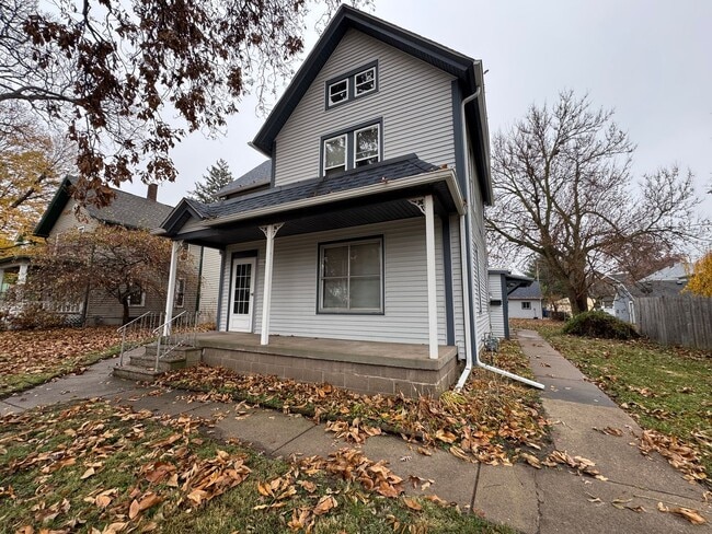 Primary Photo - 1116 12th Ave