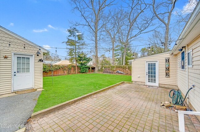 Building Photo - 14 Chestnut St