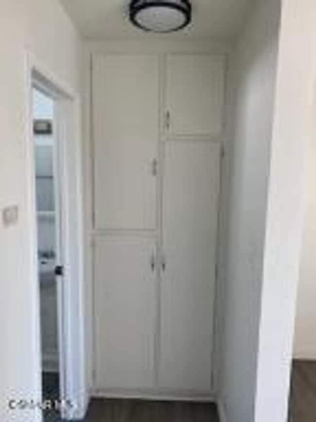 Building Photo - Affordable and Charming 1 bedroom / 1 bath...
